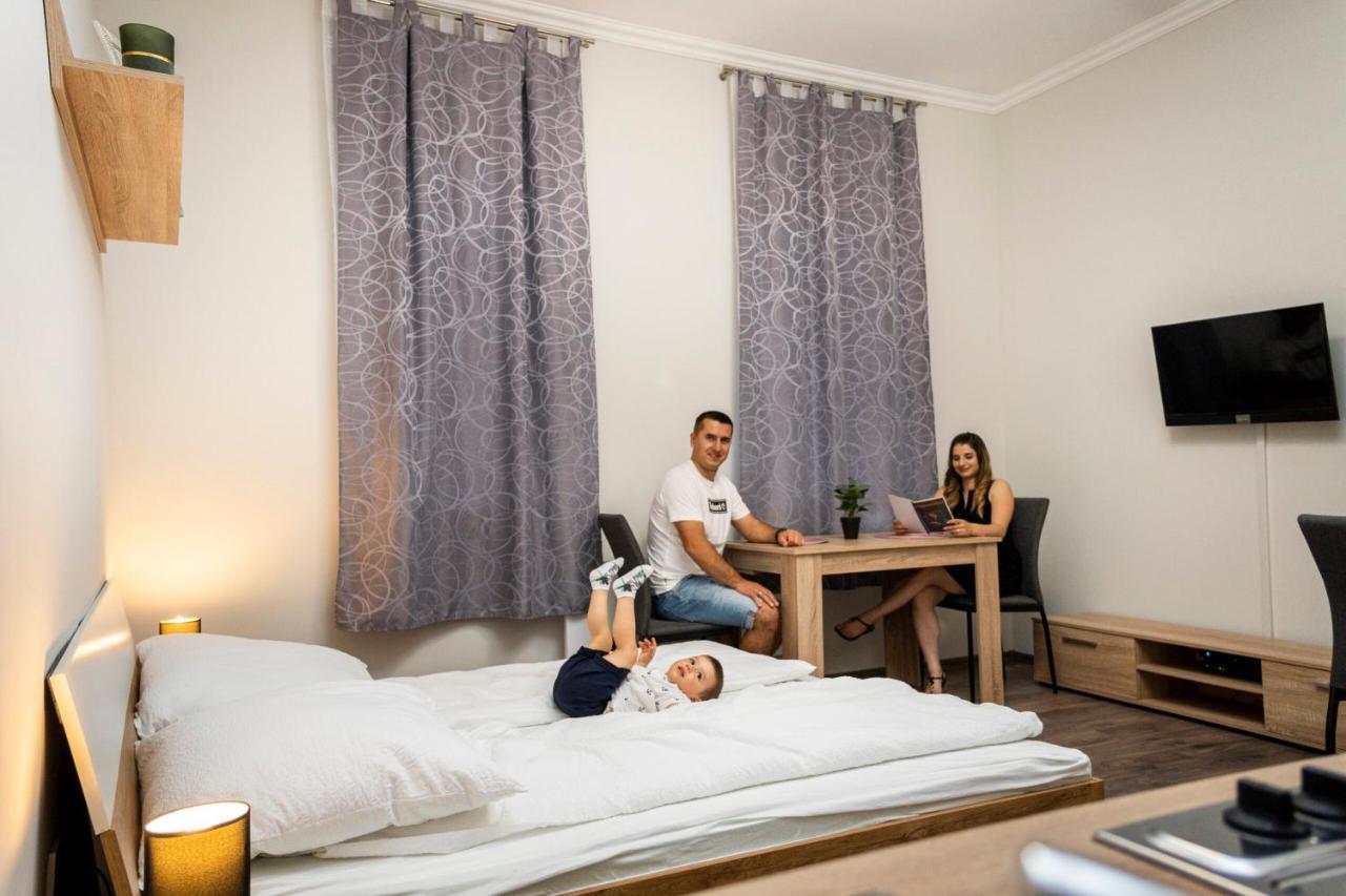 Kolibri Apartman - Makó Exteriör bild