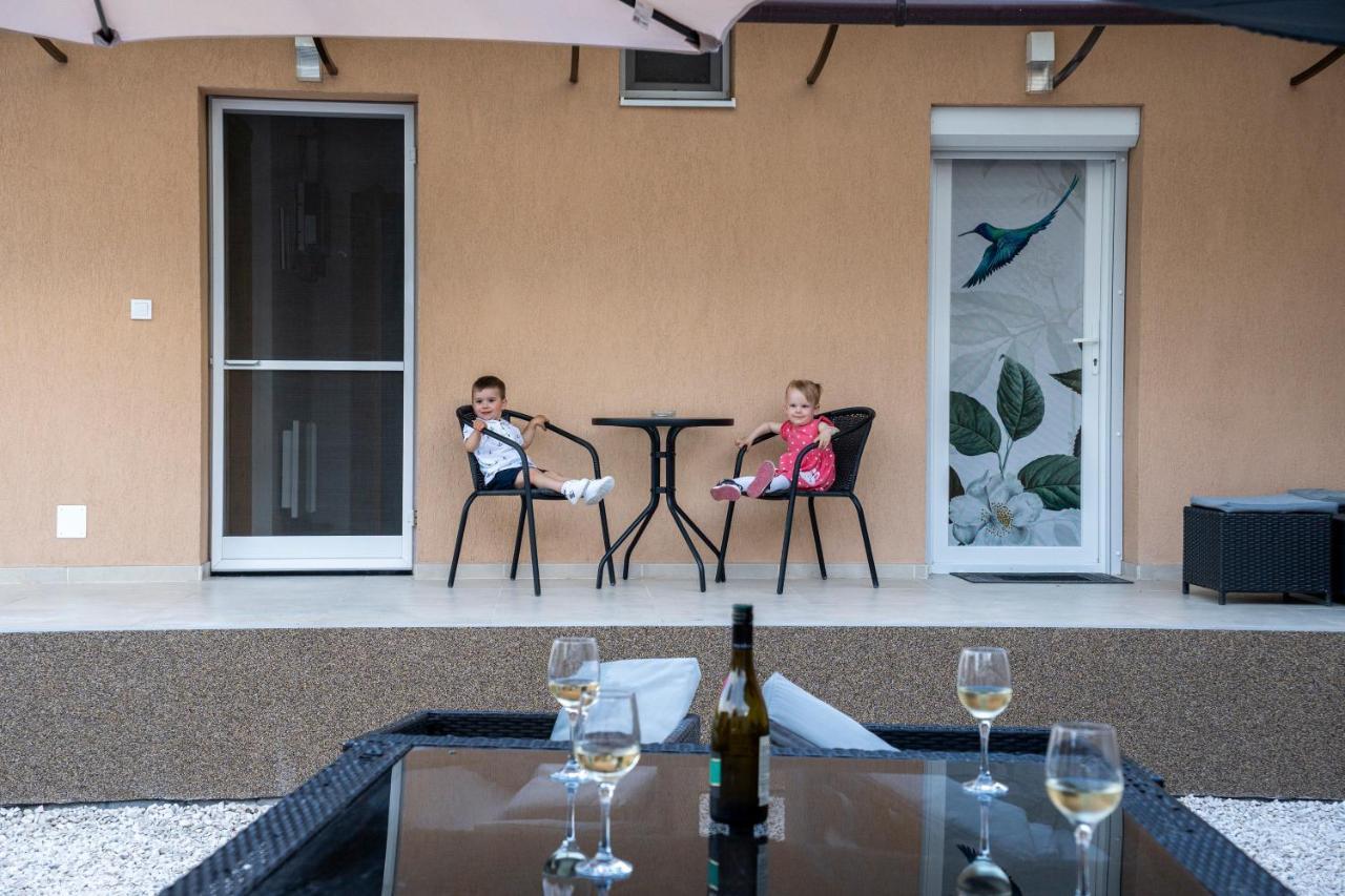 Kolibri Apartman - Makó Exteriör bild