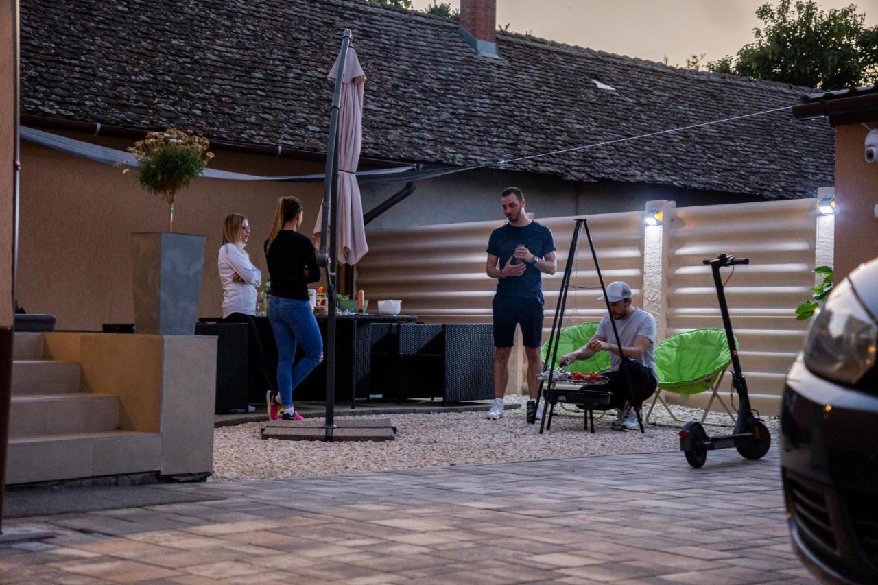 Kolibri Apartman - Makó Exteriör bild
